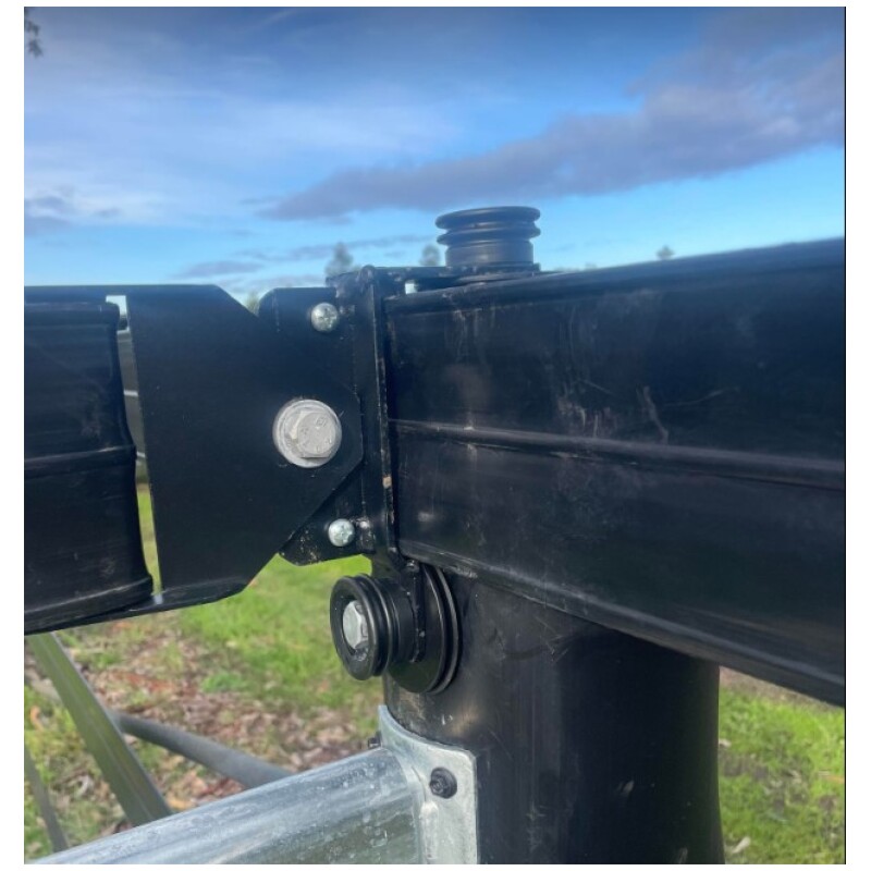 Stallion Rail Top T Bracket - Image 3